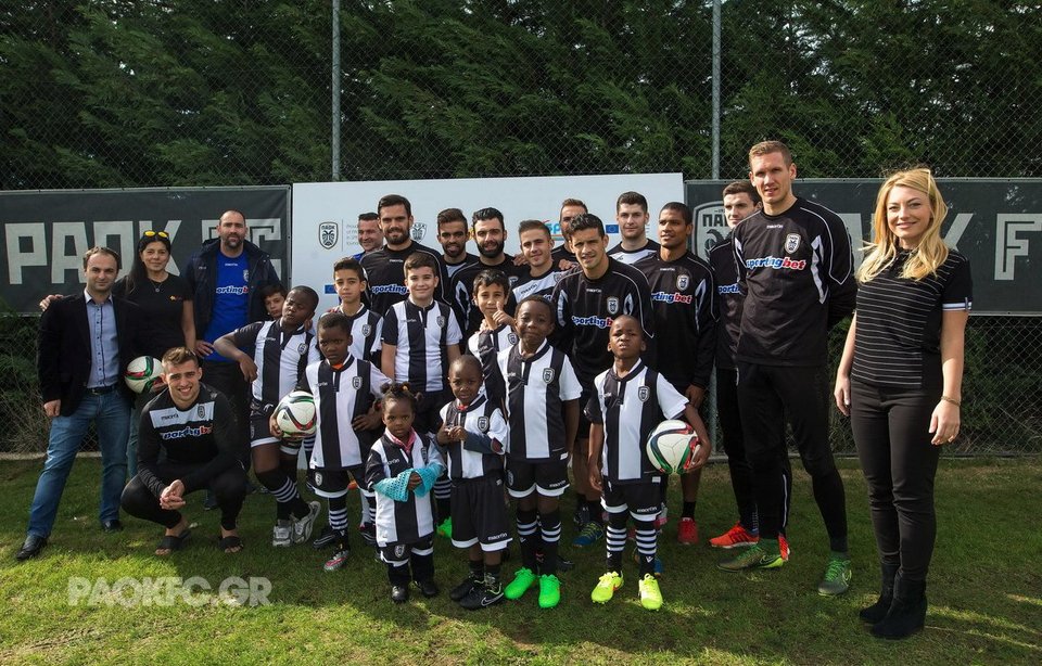 Μια ξεχωριστή μέρα στον ΠΑΟΚ: Προπόνηση των παικτών με προσφυγόπουλα [εικόνες] | iefimerida.gr 5