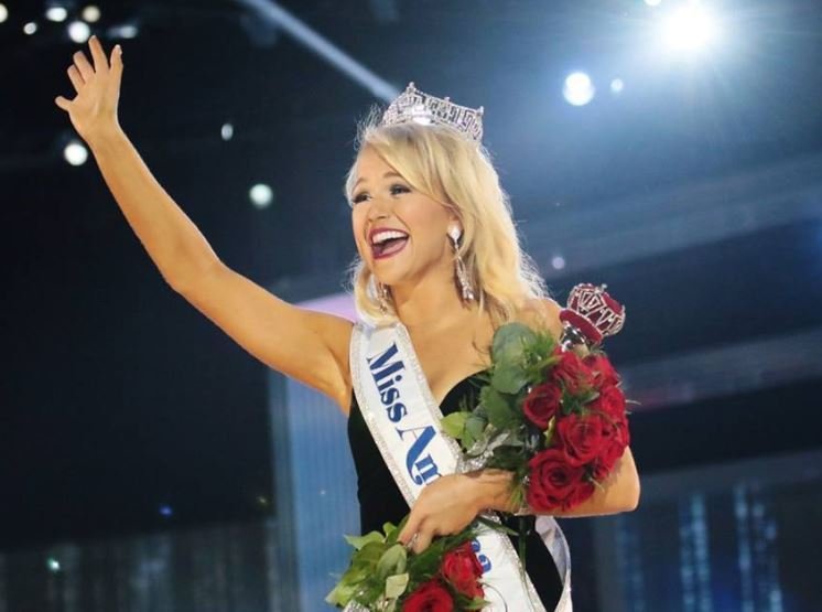 Η νέα Μις Αμερική είναι μια κλασική Αμερικάνα! Συνυποψήφιά της μια ομοφυλόφιλη [εικόνες] | iefimerida.gr 1