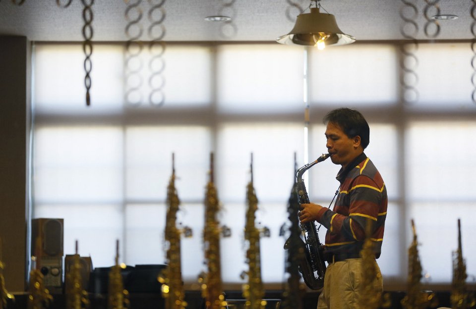 Το θαυμαστό χωριό των σαξοφώνων στην Κίνα -Κατασκευάζουν πάνω από 10.000 το μήνα [εικόνες]  | iefimerida.gr 2