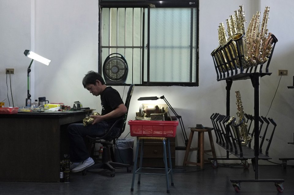 Το θαυμαστό χωριό των σαξοφώνων στην Κίνα -Κατασκευάζουν πάνω από 10.000 το μήνα [εικόνες]  | iefimerida.gr 3