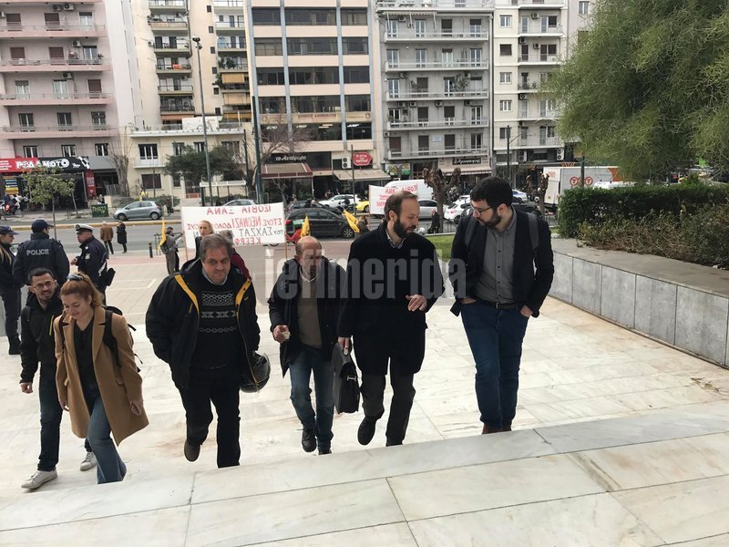 Αντιπροσωπεία του ΣΥΡΙΖΑ, με επικεφαλής τον υποψήφιο δήμαρχο Αθηναίων και υφυπουργό Εργασίας Νάσο Ηλιόπουλο