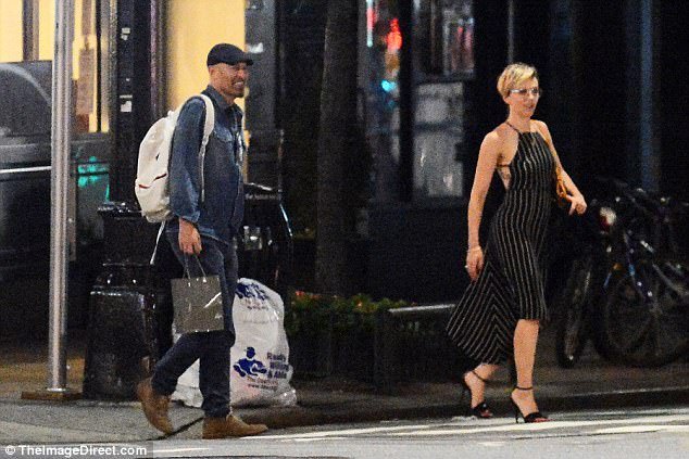 Με 52χρονο δικηγόρο είναι ξανά ερωτευμένη η Σκάρλετ Γιόχανσον [εικόνες] | iefimerida.gr 1