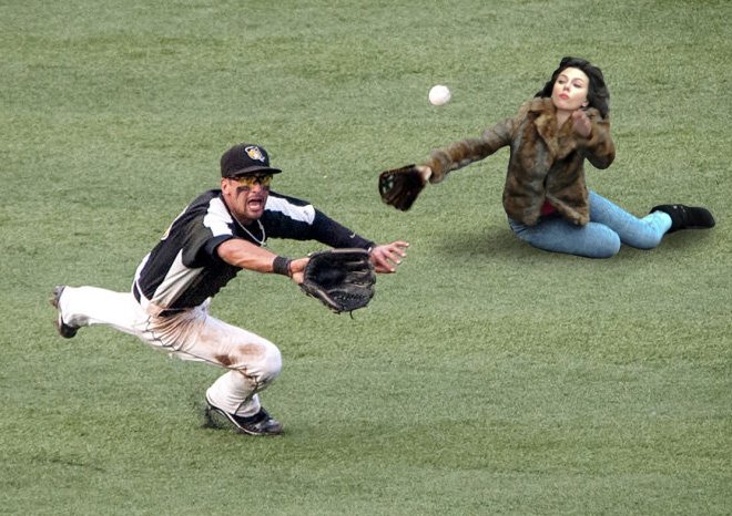 Η Σκάρλετ Γιόχανσον σκοντάφτει και το ίντερνετ λυσσάει [εικόνες] | iefimerida.gr 8