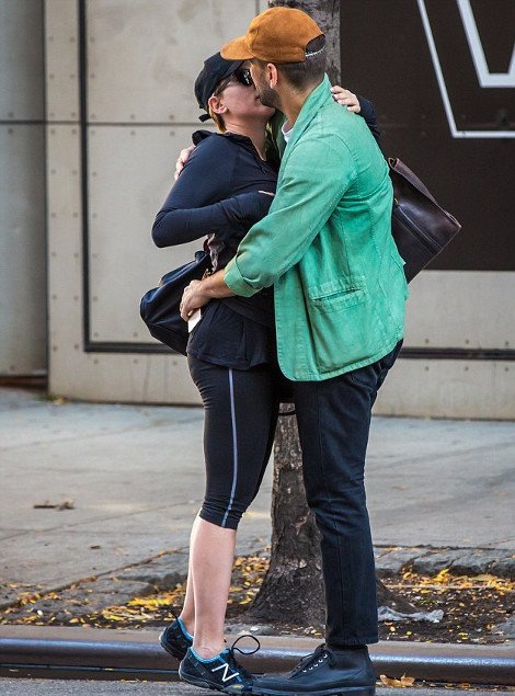 Η πρώτη δημόσια εμφάνιση της Σκάρλετ Γιόχανσον μετά τη γέννηση της κόρης της -Η αψεγάδιαστη σιλουέτα της [εικόνες] | iefimerida.gr 1