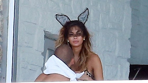 Καυτά φιλιά παίκτη του Ολυμπιακού με την Nicole Scherzinger [εικόνες] | iefimerida.gr 0