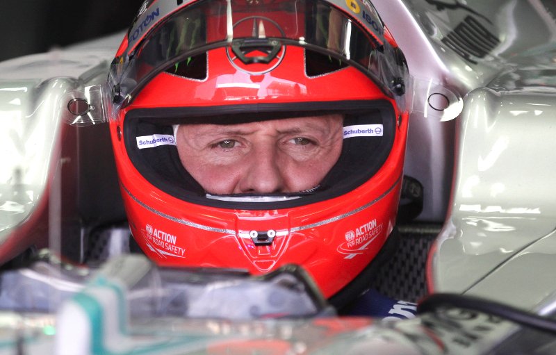 Ο πρωταθλητής της Formula 1 είναι πια κλινήρης καθώς έχει καταφέρει να σηκωθεί από το κρεβάτι του.