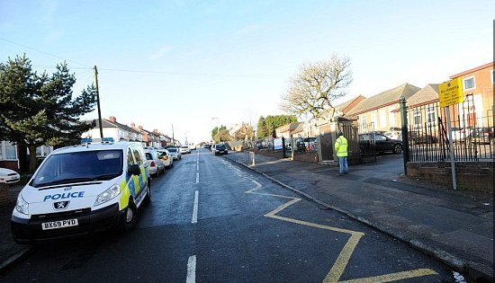 Απειλές για βόμβες σε Αγγλία και Παρίσι - Εκκενώθηκαν 19 σχολεία [εικόνες] | iefimerida.gr 0