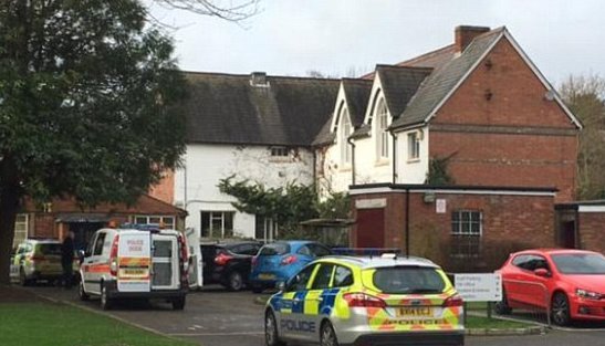 Απειλές για βόμβες σε Αγγλία και Παρίσι - Εκκενώθηκαν 19 σχολεία [εικόνες] | iefimerida.gr 1