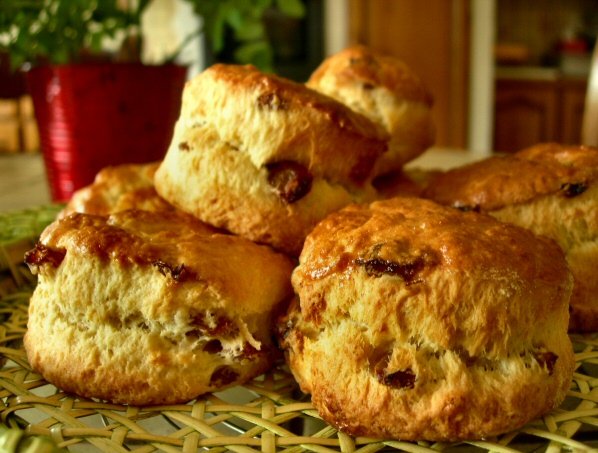 Scones με σταφίδες | iefimerida.gr 8