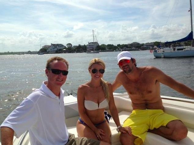 Ο Μάικλ Φελπς και η... γυναικάρα με τα κόκκινα – Η μυστηριώδης ξανθιά που τον συνόδευσε [εικόνες] | iefimerida.gr 2