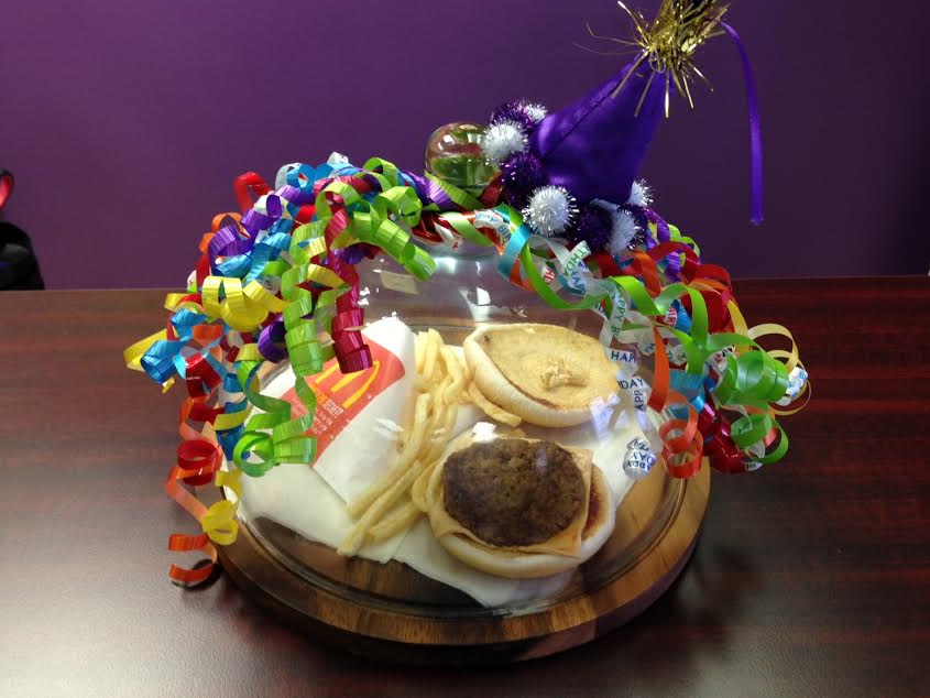 Τι συμβαίνει αν αφήσετε ένα Happy Meal δυο χρόνια στο ίδιο σημείο [εικόνες] | iefimerida.gr 1