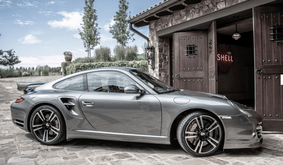 Αυτό είναι το πιο πολυτελές γκαράζ στον κόσμο: Φιλοξενεί Porsche και Ferrari [εικόνες] | iefimerida.gr 0