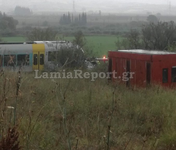 Λαμία: Τρένο παρέσυρε αυτοκίνητο -Δύο εγκλωβισμένες γυναίκες [εικόνα] | iefimerida.gr 0