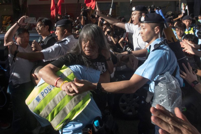 Ο Σι Τζινπίνγκ προειδοποιεί να μην αμφισβητηθεί η κυριαρχία της Κίνας στο Χονγκ Κονγκ  | iefimerida.gr 0