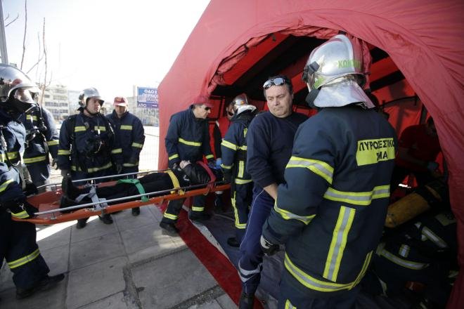«Πετάχτηκαν» όλοι έξω από το κτίριο του ΣΔΟΕ: Ασκηση ετοιμότητας για ισοπεδωτικό τρομοκρατικό χτύπημα [εικόνες] | iefimerida.gr 0