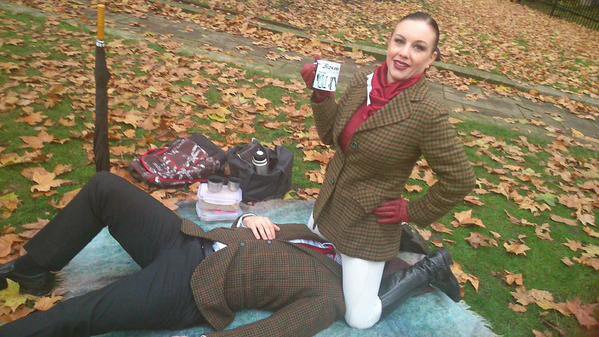 «Πορνογραφική» διαμαρτυρία έξω από το Βρετανικό Κοινοβούλιο: Λάτεξ, εσώρουχα και μαστίγια [εικόνες & βίντεο] | iefimerida.gr 1