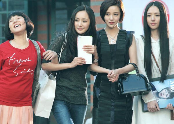 Η κινέζικη απάντηση στο «Sex and the City» που σαρώνει: Λιγότερο σεξ, περισσότερα παπούτσια [εικόνες & βίντεο] | iefimerida.gr 0