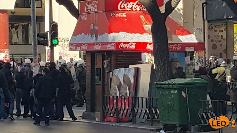 Επεισόδια με αντιεξουσιαστές στη Θεσσαλονίκη - Ενταση και σε Πάτρα και Κατερίνη [εικόνες & βίντεο] | iefimerida.gr 8