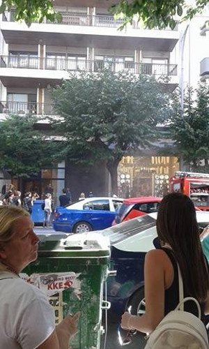 Θεσσαλονίκη: Φωτιά σε πολυκατοικία στο κέντρο της πόλης [εικόνες] | iefimerida.gr 1