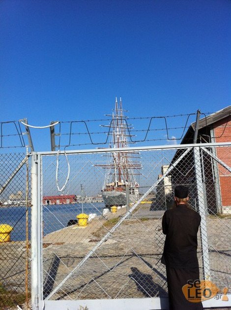 Συνταξιούχοι Αμερικανοί «οργώνουν» την Ελλάδα με ιστιοφόρο - Κατέπλευσαν στη Θεσσαλονίκη και κατευθύνονται στη Βεργίνα [βίντεο&εικόνες] | iefimerida.gr 1