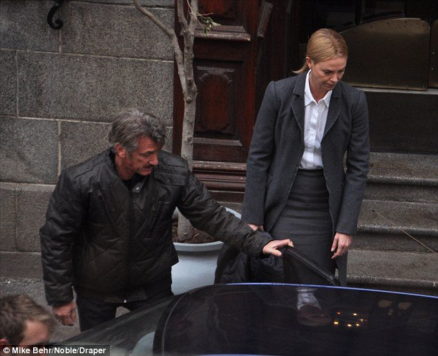 Σον Πεν και Σαρλίζ Θέρον σε εκνευρισμό - Η πρώτη συνάντηση μετά τον χωρισμό [εικόνες] | iefimerida.gr 1