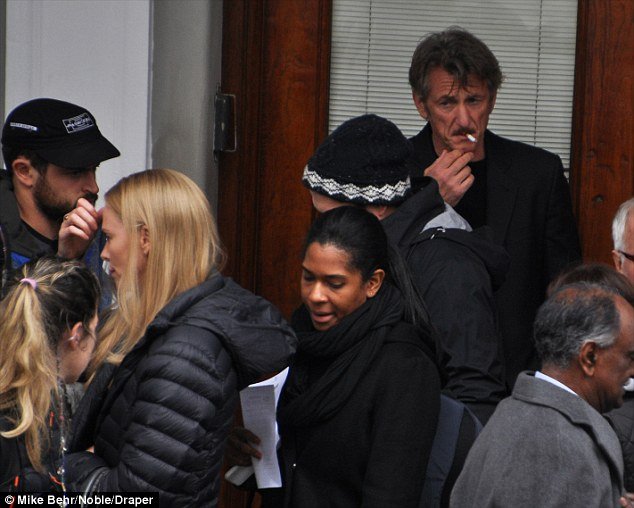 Σον Πεν και Σαρλίζ Θέρον σε εκνευρισμό - Η πρώτη συνάντηση μετά τον χωρισμό [εικόνες] | iefimerida.gr 4