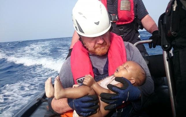 Ο «νέος Αϊλάν» -Σοκ από φωτογραφία νεκρού προσφυγόπουλου που πνίγηκε στη Μεσόγειο | iefimerida.gr 0