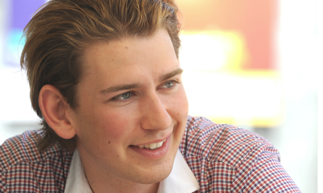 Aυτός είναι ο νέος ΥΠΕΞ της Αυστρίας - Ο 27χρονος φοιτητής νομικής με το babyface και την περιποιημένη κόμη [εικόνες] | iefimerida.gr 0