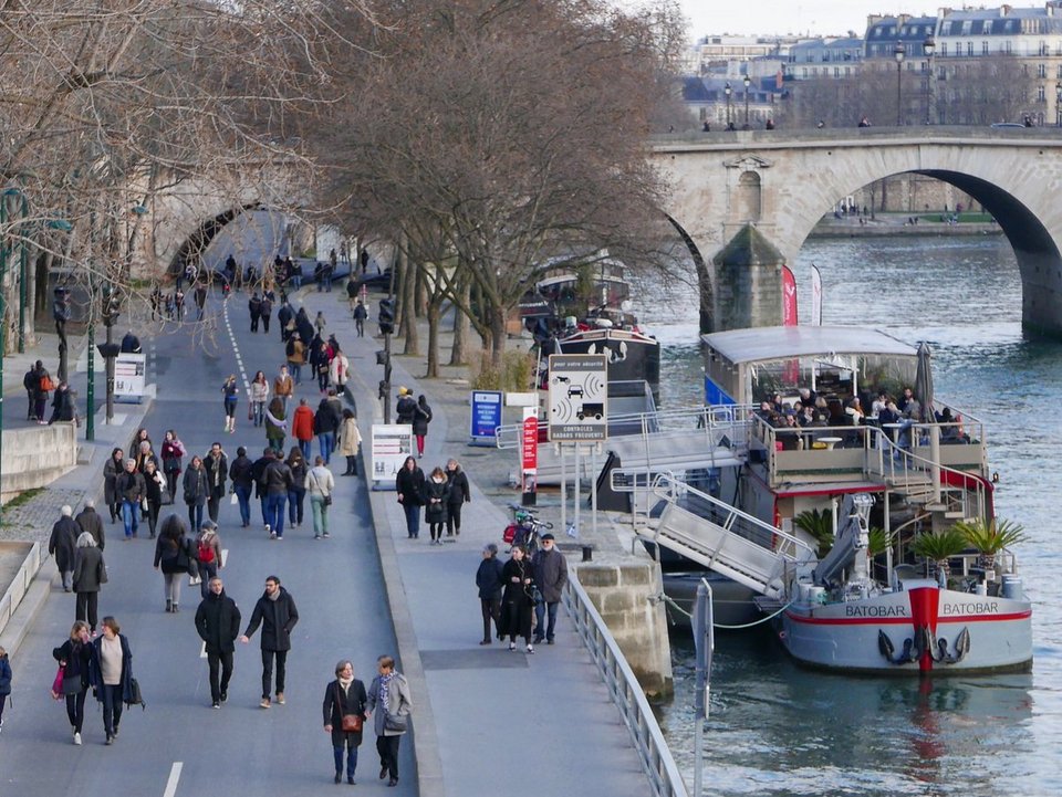 Εδιωξαν τα αυτοκίνητα από τις όχθες του Σηκουάνα -Υπέροχες βόλτες, χιλιάδες πεζοί [εικόνες] | iefimerida.gr 18