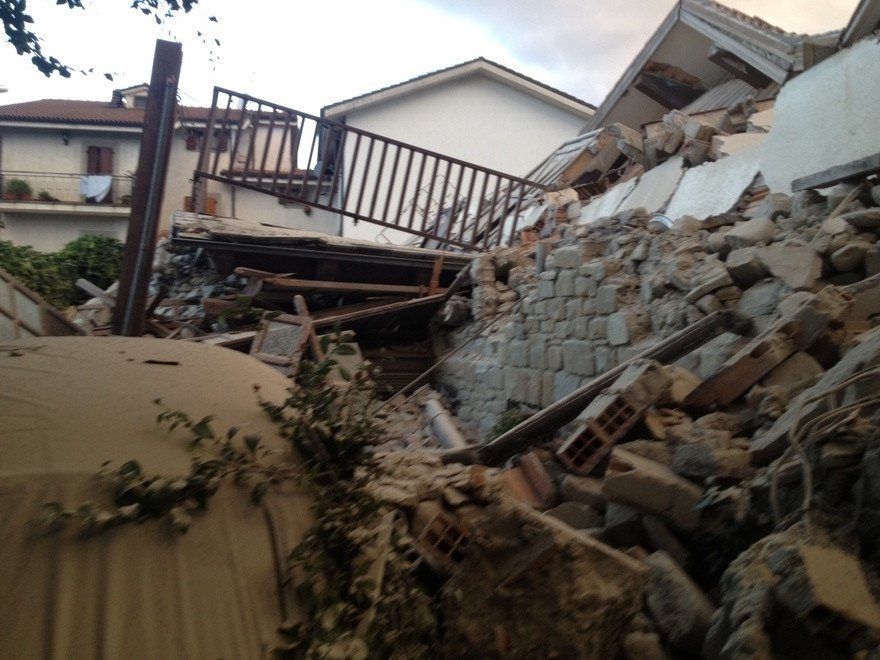Εικόνες καταστροφής μετά το χτύπημα του Εγκέλαδου στην Ιταλία -Χωριά «εξαφανίστηκαν» [εικόνες] | iefimerida.gr 4