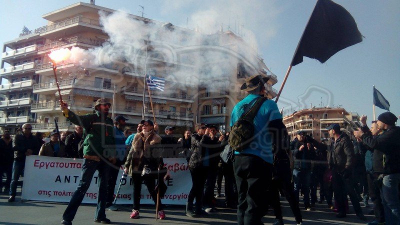 Μπλακ άουτ σε όλη τη χώρα -Χιλιάδες εργαζόμενοι διαδήλωσαν κατά των μέτρων [εικόνες] | iefimerida.gr 17