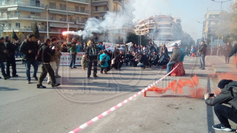 Μπλακ άουτ σε όλη τη χώρα -Χιλιάδες εργαζόμενοι διαδήλωσαν κατά των μέτρων [εικόνες] | iefimerida.gr 18