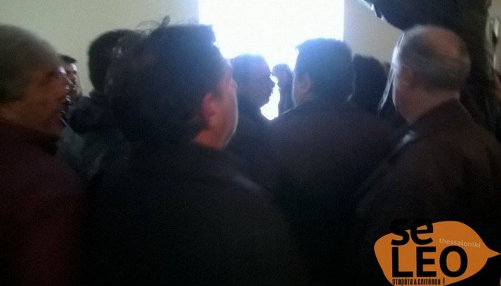 Αγρότες και στελέχη του ΣΥΡΙΖΑ πιάστηκαν στα χέρια στην ομιλία Μάρδα στη Θεσσαλονίκη [εικόνες & βίντεο] | iefimerida.gr 3