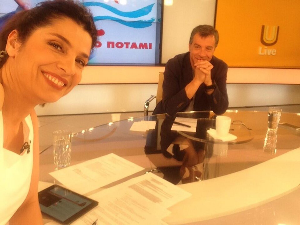 Η selfie της Πόπης Τσαπανίδου με τον Σταύρο Θεοδωράκη -Τι πόσταρε η παρουσιάστρια στο Twitter [εικόνα] | iefimerida.gr 0