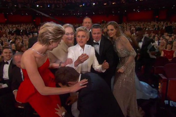 Aπογοήτευση: Το πιο ιστορικό selfie του Χόλιγουντ στα Οσκαρ, ήταν διαφήμιση για την Samsung [εικόνες] | iefimerida.gr 8