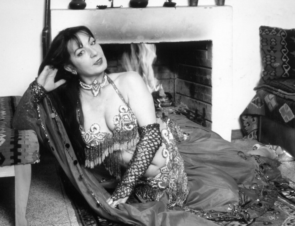 Sema Yildiz: Το αγοροκόριτσο του μαχαλά που έγινε βασίλισσα του οριεντάλ [εικόνες] | iefimerida.gr 2