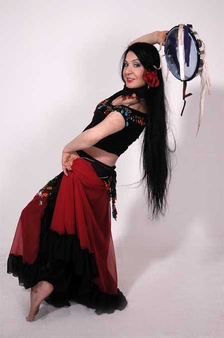 Sema Yildiz: Το αγοροκόριτσο του μαχαλά που έγινε βασίλισσα του οριεντάλ [εικόνες] | iefimerida.gr 3