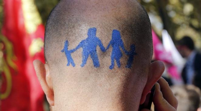 Το Κίνημα κατά των ομοφυλοφίλων στηρίζει τον Φιγιόν -Σάλος στη Γαλλία | iefimerida.gr 7