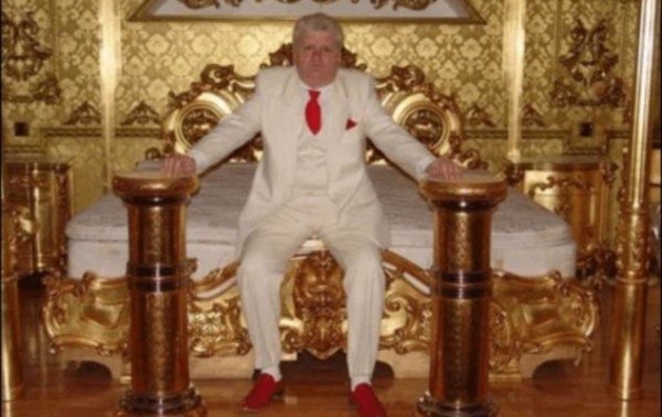 Ζάμπλουτος Σέρβος ποζάρει μέσα στη χλιδή και ψάχνει για σύζυγο [εικόνες] | iefimerida.gr 1