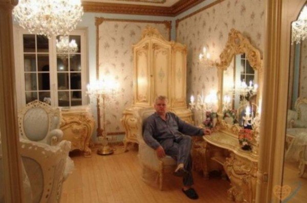 Ζάμπλουτος Σέρβος ποζάρει μέσα στη χλιδή και ψάχνει για σύζυγο [εικόνες] | iefimerida.gr 3