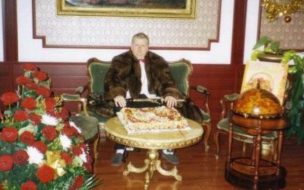 Ζάμπλουτος Σέρβος ποζάρει μέσα στη χλιδή και ψάχνει για σύζυγο [εικόνες] | iefimerida.gr 5