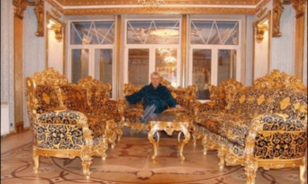 Ζάμπλουτος Σέρβος ποζάρει μέσα στη χλιδή και ψάχνει για σύζυγο [εικόνες] | iefimerida.gr 6