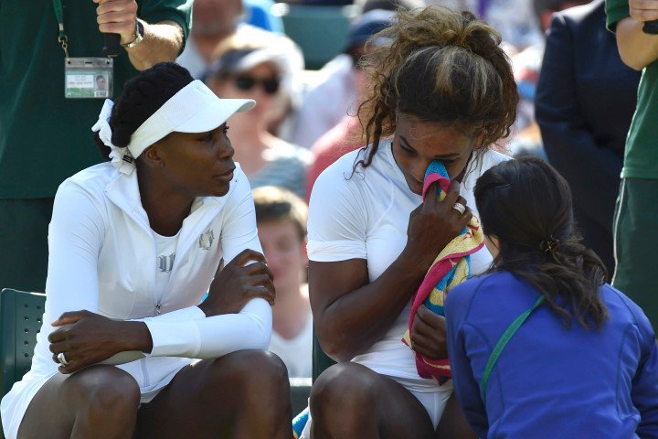 «Γονάτισε» η Σερένα Γουίλιαμς -Σε τραγική κατάσταση στο κορτ, παραπατούσε και αποσύρθηκε από το διπλό [εικόνες&βίντεο] | iefimerida.gr 2