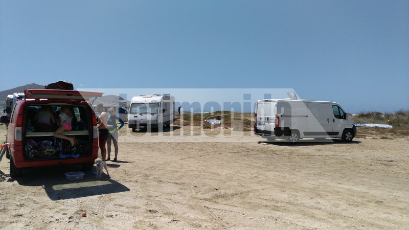 Μαγεία στα κύματα: Σέρφερς από όλο τον κόσμο συγκεντρώνονται στη Νάξο για να δαμάσουν αέρα και θάλασσα [εικόνες] | iefimerida.gr 4