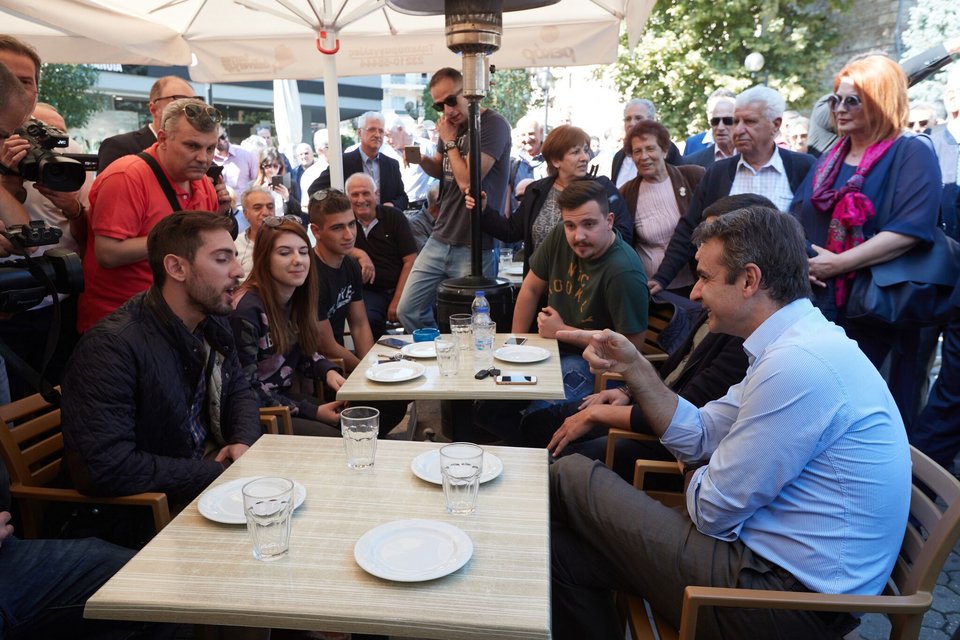 Μπουγάτσα, άλογα και βόλτα στα βουβάλια της Κερκίνης στην περιοδεία Μητσοτάκη στις Σέρρες [εικόνες]  | iefimerida.gr 4