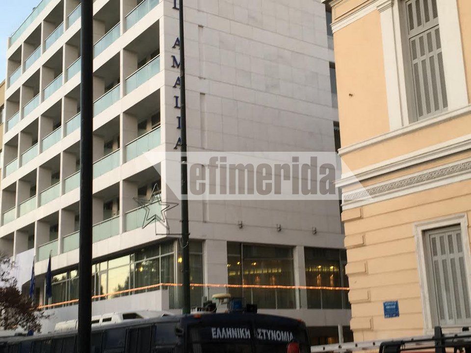 Τρομοκρατικό χτύπημα στα γραφεία του ΣΕΒ στο Σύνταγμα [εικόνες] | iefimerida.gr 21