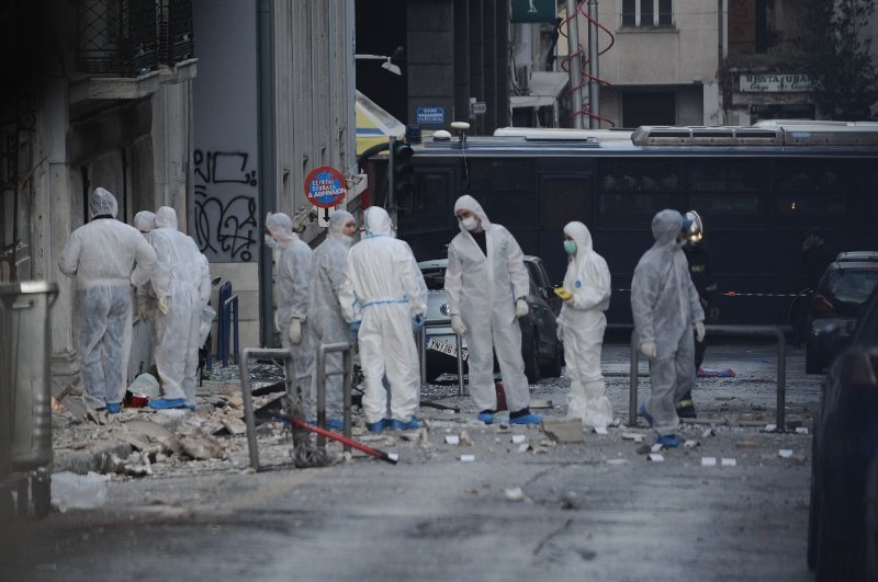 Εκρηξη βόμβας στο ΣΕΒ: Κρατήρας & μεγάλες καταστροφές | iefimerida.gr 2