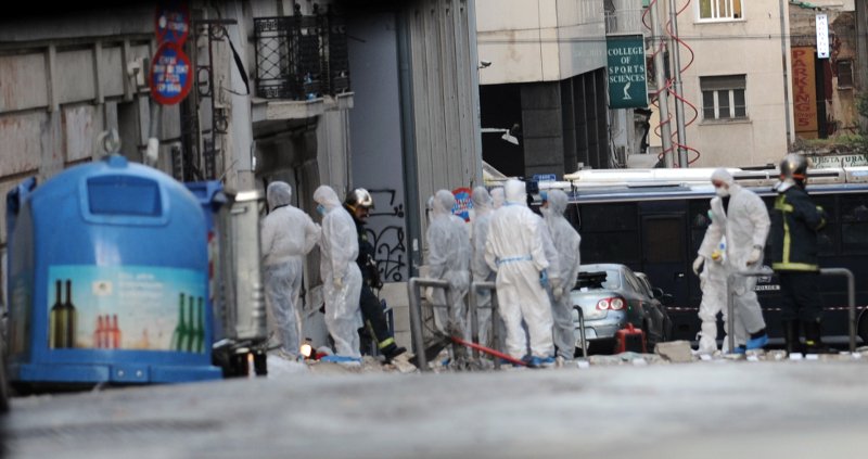 Τρομοκρατικό χτύπημα στα γραφεία του ΣΕΒ στο Σύνταγμα [εικόνες] | iefimerida.gr 3