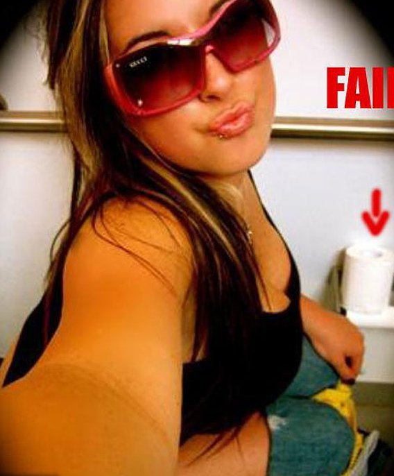 Γελάνε μαζί τους- Προσπάθησαν να αυτοφωτογραφηθούν σέξι, αλλά απέτυχαν οικτρά [εικόνες]  | iefimerida.gr 8