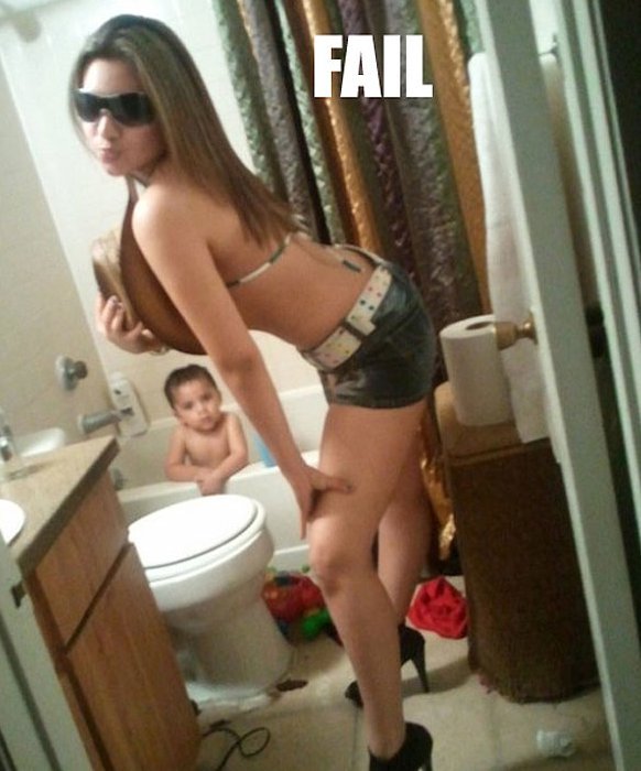 Γελάνε μαζί τους- Προσπάθησαν να αυτοφωτογραφηθούν σέξι, αλλά απέτυχαν οικτρά [εικόνες]  | iefimerida.gr 9